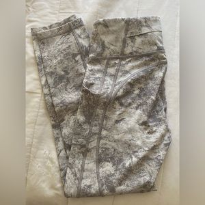 Lululemon speed tight leggings with pockets cropped length